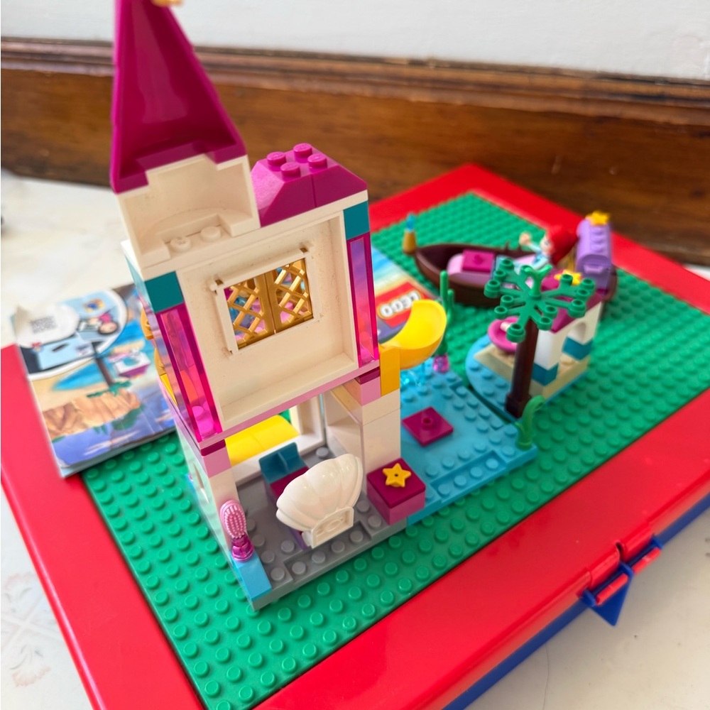 Lego Disney 41160 Ariel's Seaside Castle Little Mermaid 99%Complete Set & Manual - Picture 4 of 4